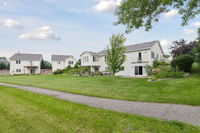 $250,000 | 322 Sunfish Court, Winsted, MN 55395