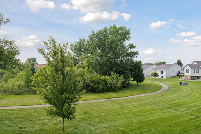 $250,000 | 322 Sunfish Court, Winsted, MN 55395