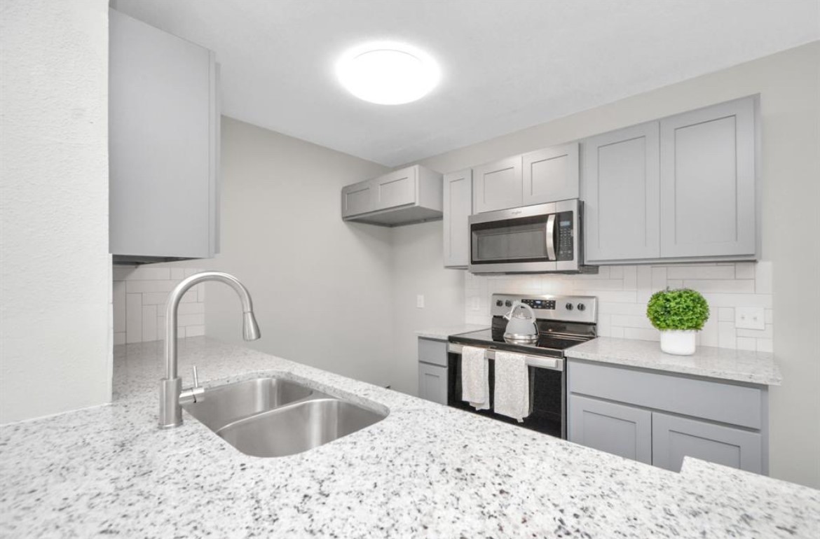 10101 South Gessner Road, Unit 811 Houston, TX 77071 - Photo 7 of 40 Gallery Image 7