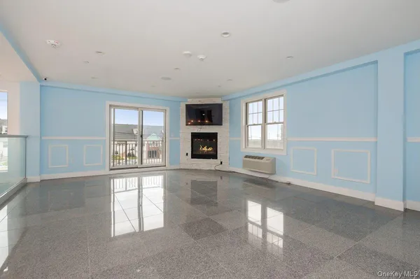 $1,000,000 | 661 West Broadway, Unit 603, Long Beach, NY 11561