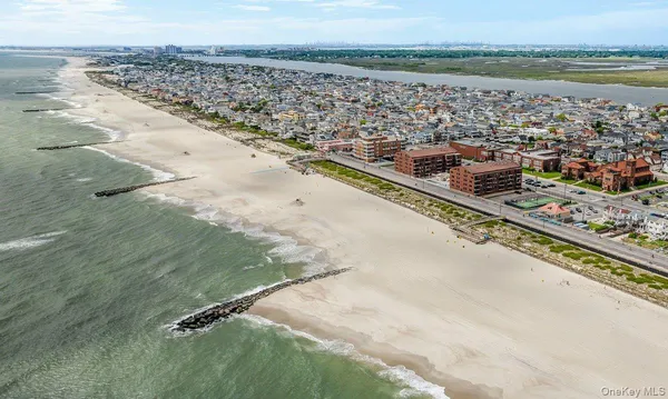 $1,000,000 | 661 West Broadway, Unit 603, Long Beach, NY 11561