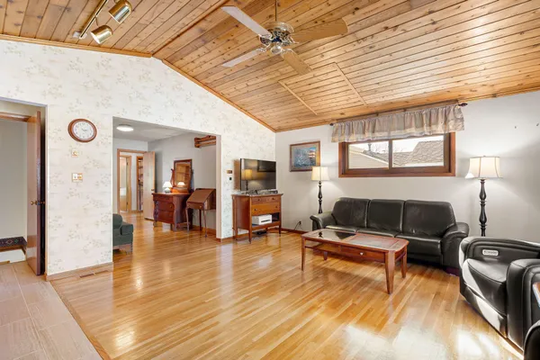 $264,900 | 1912 2nd Avenue Northwest, Austin, MN 55912