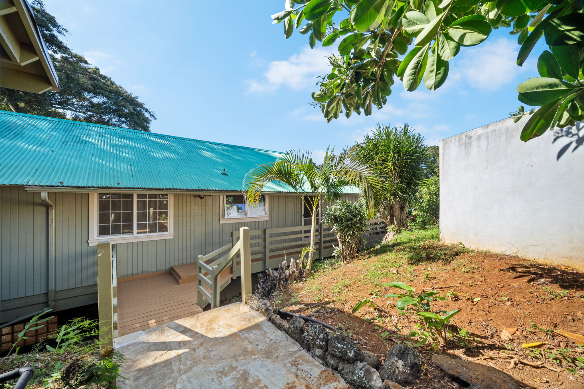 6050 C Kapahi Road Kapaa, HI 96746 - Photo 5 of 30 a house view with a backyard space