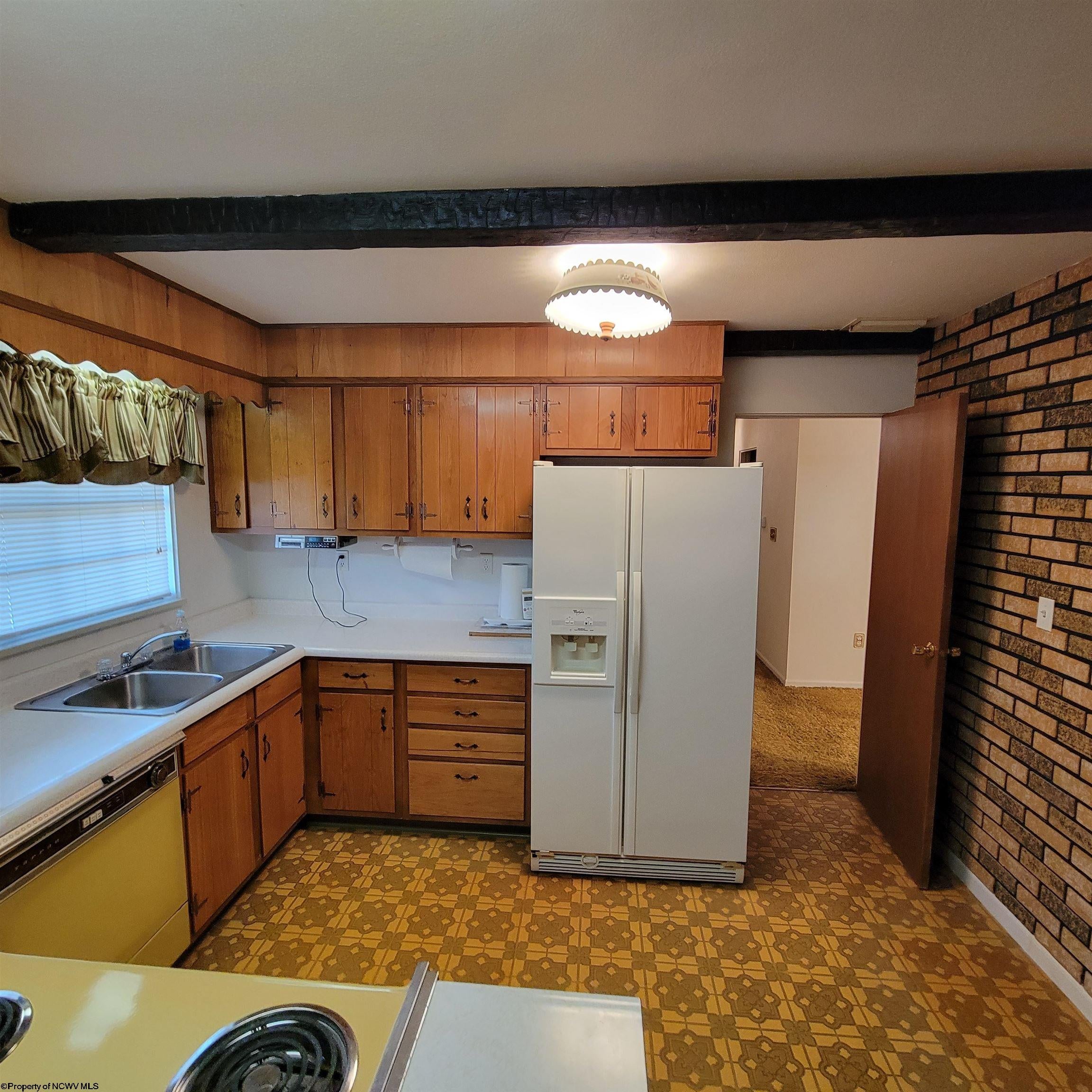 1621 Clifton Road Fairmont, WV 26554 - Photo 9 of 25 Gallery Image 9