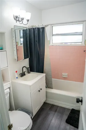 $830,000 | 6941 Newcastle Avenue, Reseda, CA 91335