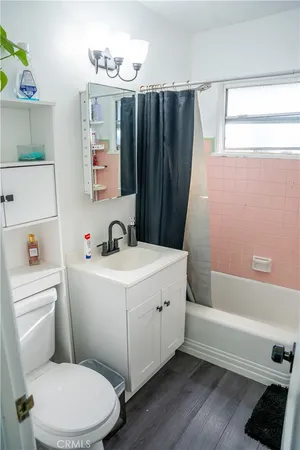 $830,000 | 6941 Newcastle Avenue, Reseda, CA 91335