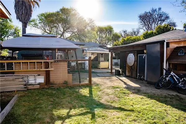 $830,000 | 6941 Newcastle Avenue, Reseda, CA 91335