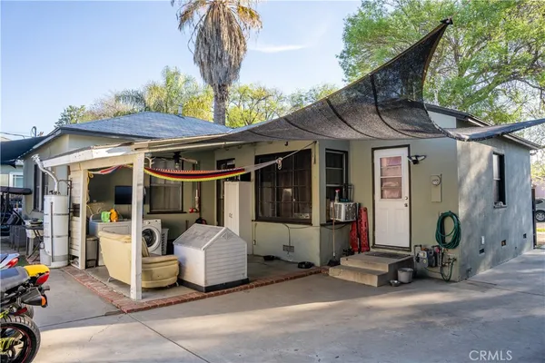 $830,000 | 6941 Newcastle Avenue, Reseda, CA 91335