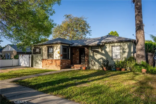 $830,000 | 6941 Newcastle Avenue, Reseda, CA 91335