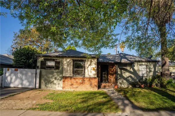 $830,000 | 6941 Newcastle Avenue, Reseda, CA 91335