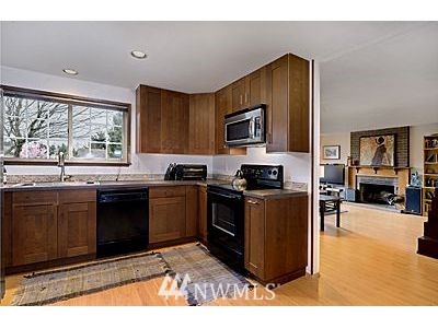 16501 26th Drive Southeast Bothell, WA 98012 - Photo 3 of 10