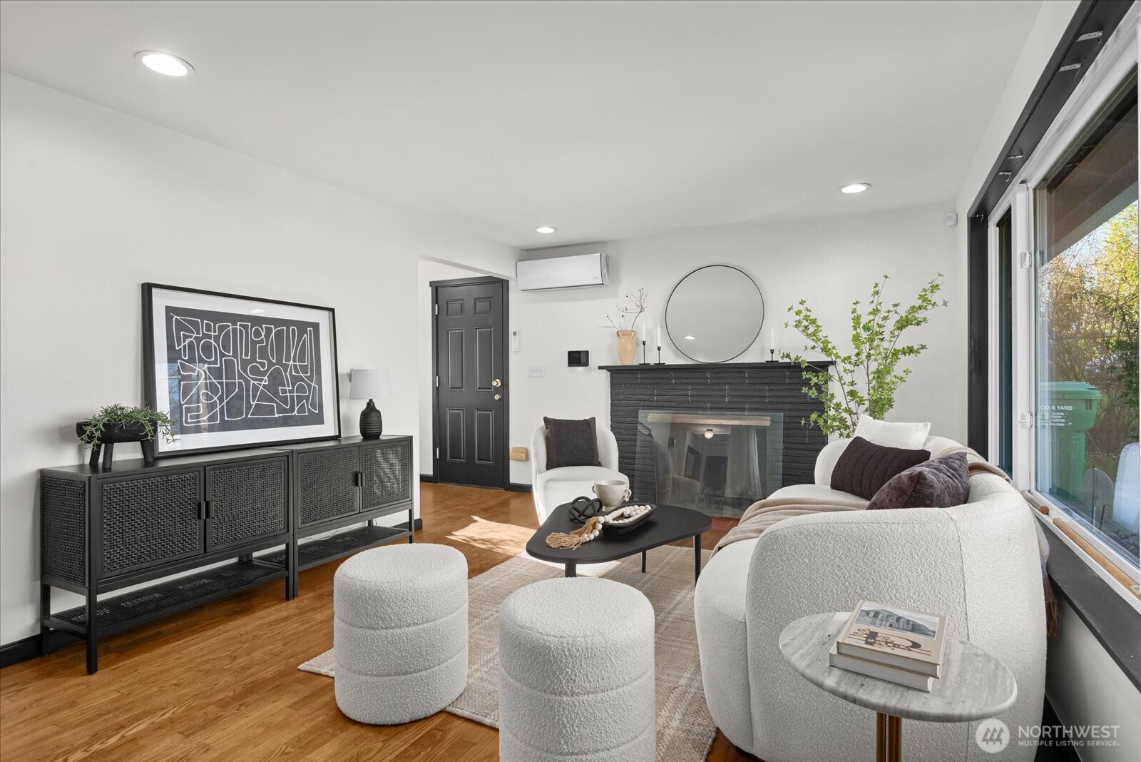 4465 South Rose Street Seattle, WA 98118 - Photo 4 of 26