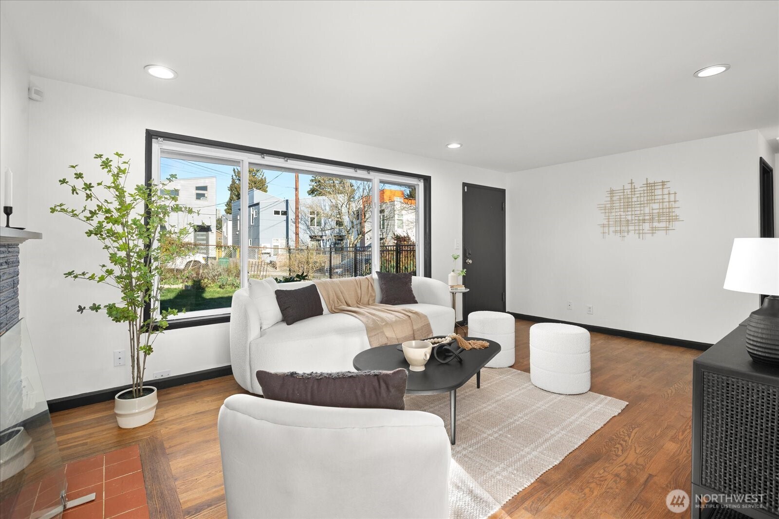 4465 South Rose Street Seattle, WA 98118 - Photo 5 of 26