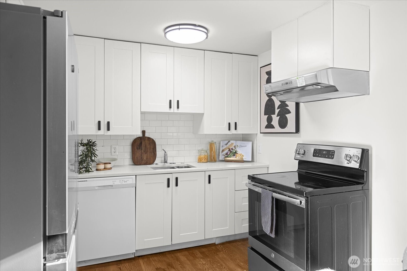 4465 South Rose Street Seattle, WA 98118 - Photo 8 of 26