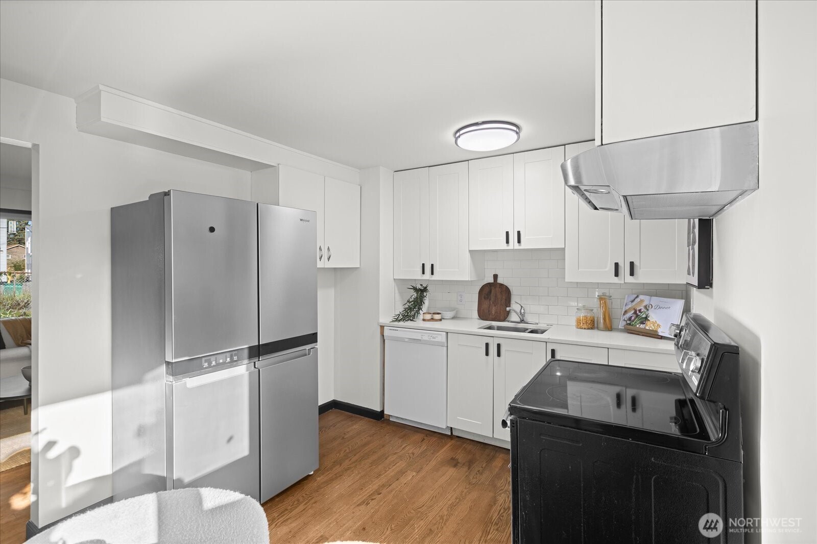 4465 South Rose Street Seattle, WA 98118 - Photo 9 of 26