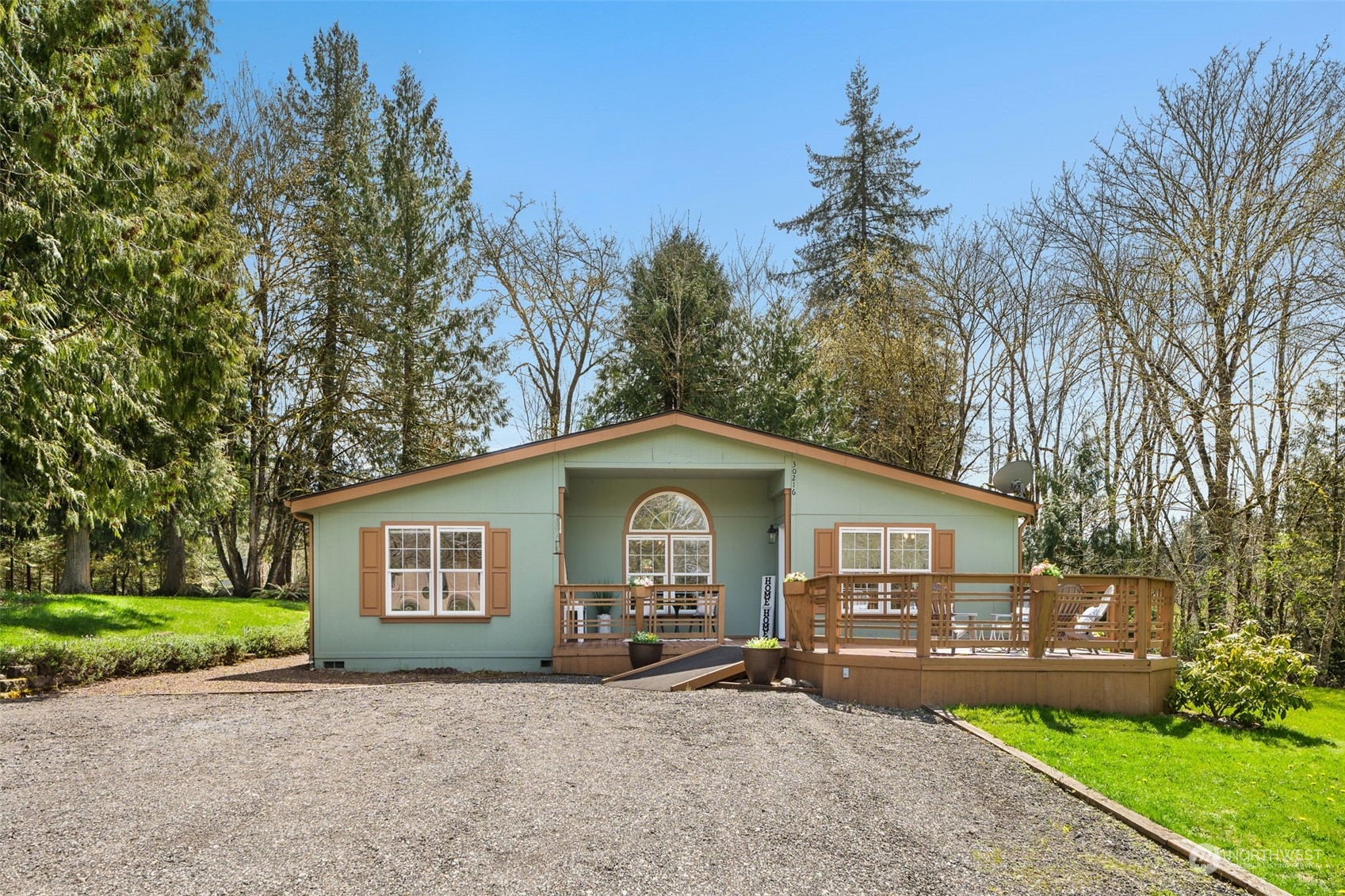 30216 Thomas Road Southeast Kent, WA 98042 - Photo 3 of 37 a front view of a house with garden