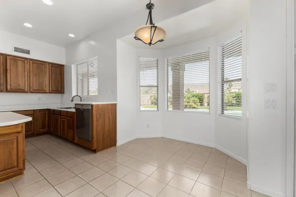 $3,350 | 918 West Windsong Drive, Phoenix, AZ 85045