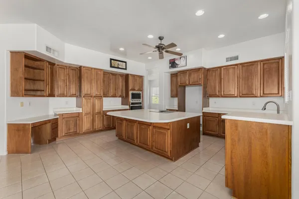 $3,350 | 918 West Windsong Drive, Phoenix, AZ 85045