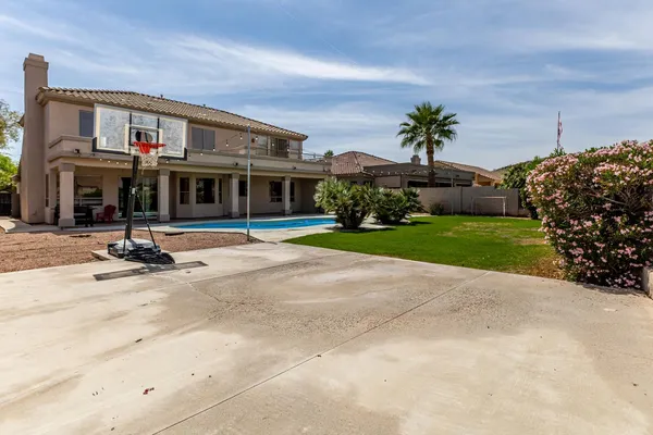 $3,350 | 918 West Windsong Drive, Phoenix, AZ 85045