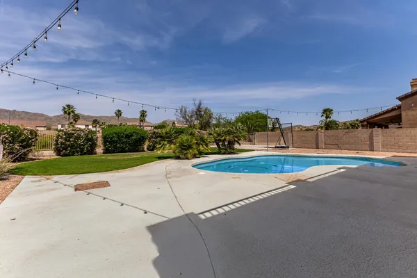 $3,350 | 918 West Windsong Drive, Phoenix, AZ 85045