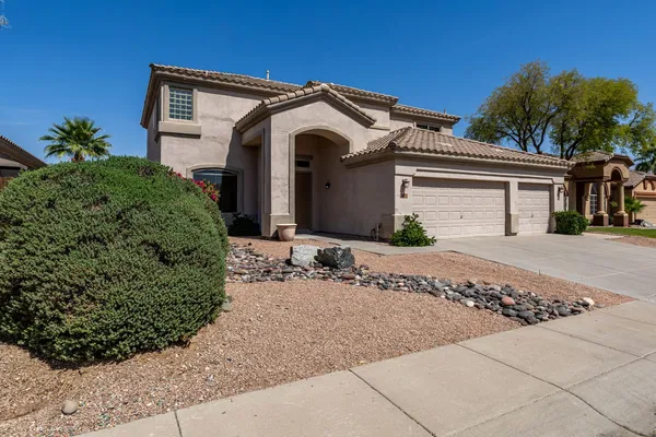 $3,350 | 918 West Windsong Drive, Phoenix, AZ 85045