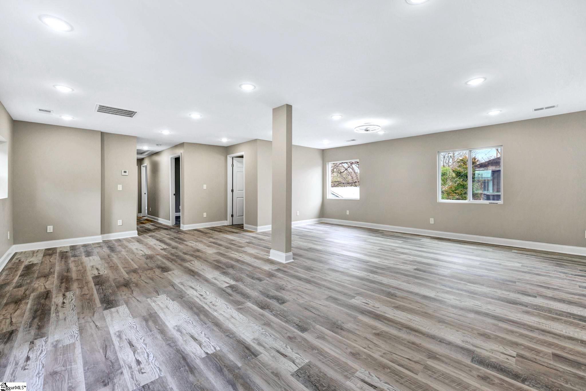 405 Hunters Court Laurens, SC 29360 - Photo 7 of 20