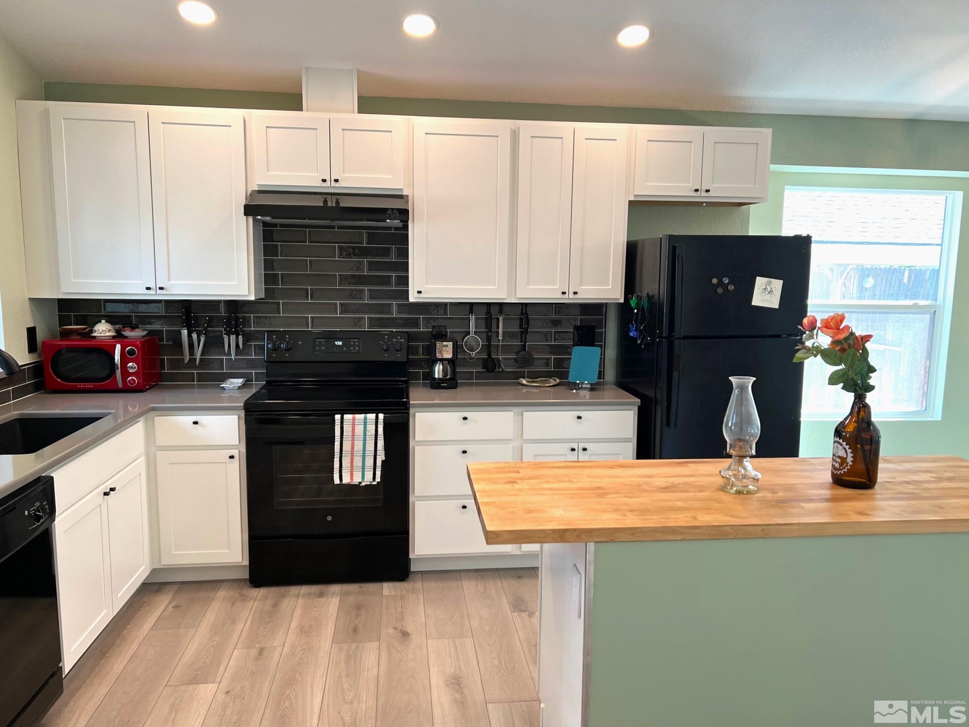 2761 Azuza Way Reno, NV 89502 - Photo 2 of 5 Photo 2