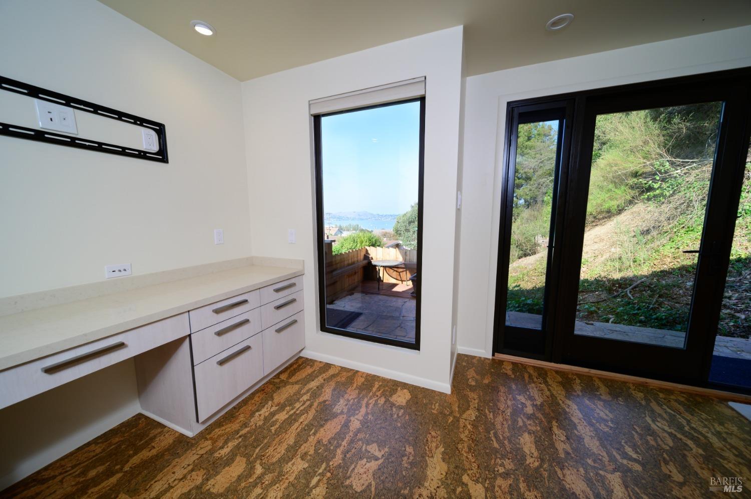 719 A Spring Street Sausalito, CA 94965 - Photo 7 of 36