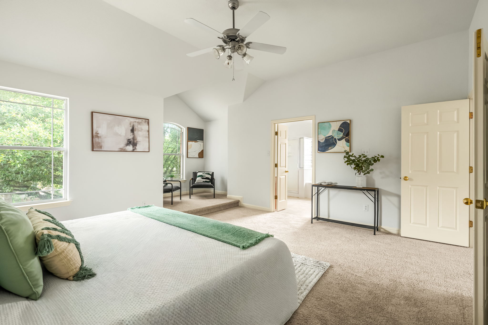 10004 Isle Royale Way Austin, TX 78747 - Photo 21 of 31 Varying ceiling heights enhance the generous dimensions of this comfortable primary bedroom.