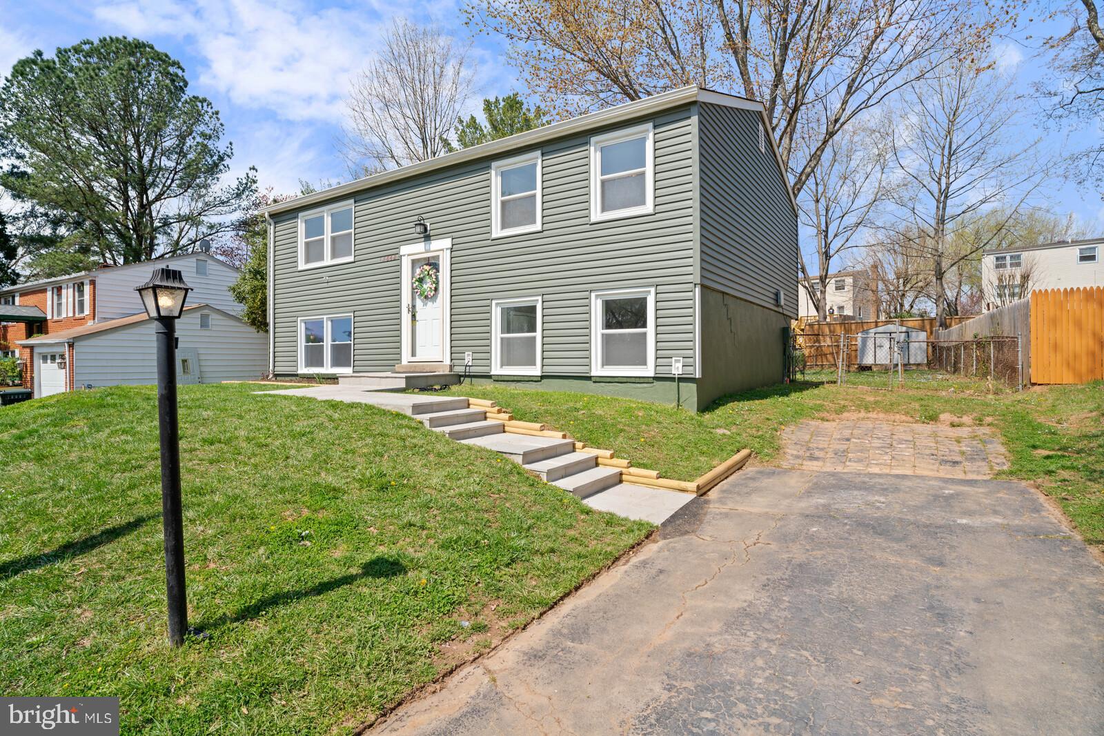 13842 Meadowbrook Road Woodbridge, VA 22193 - Photo 3 of 25 Entrance with new slate steps