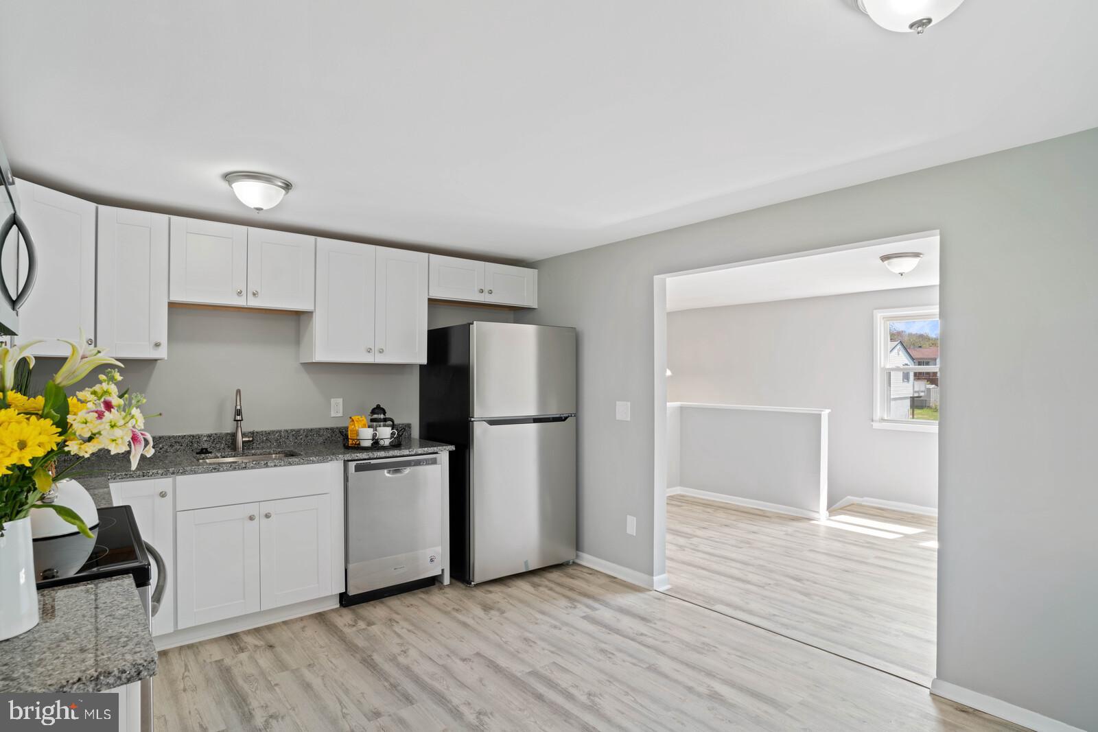 13842 Meadowbrook Road Woodbridge, VA 22193 - Photo 8 of 25 Remodeled kitchen view
