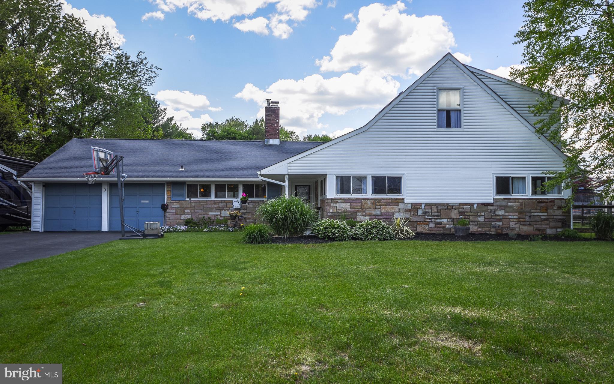 9 Rain Lily Road Levittown, PA 19056 - Photo 2 of 43 Gallery Image 2