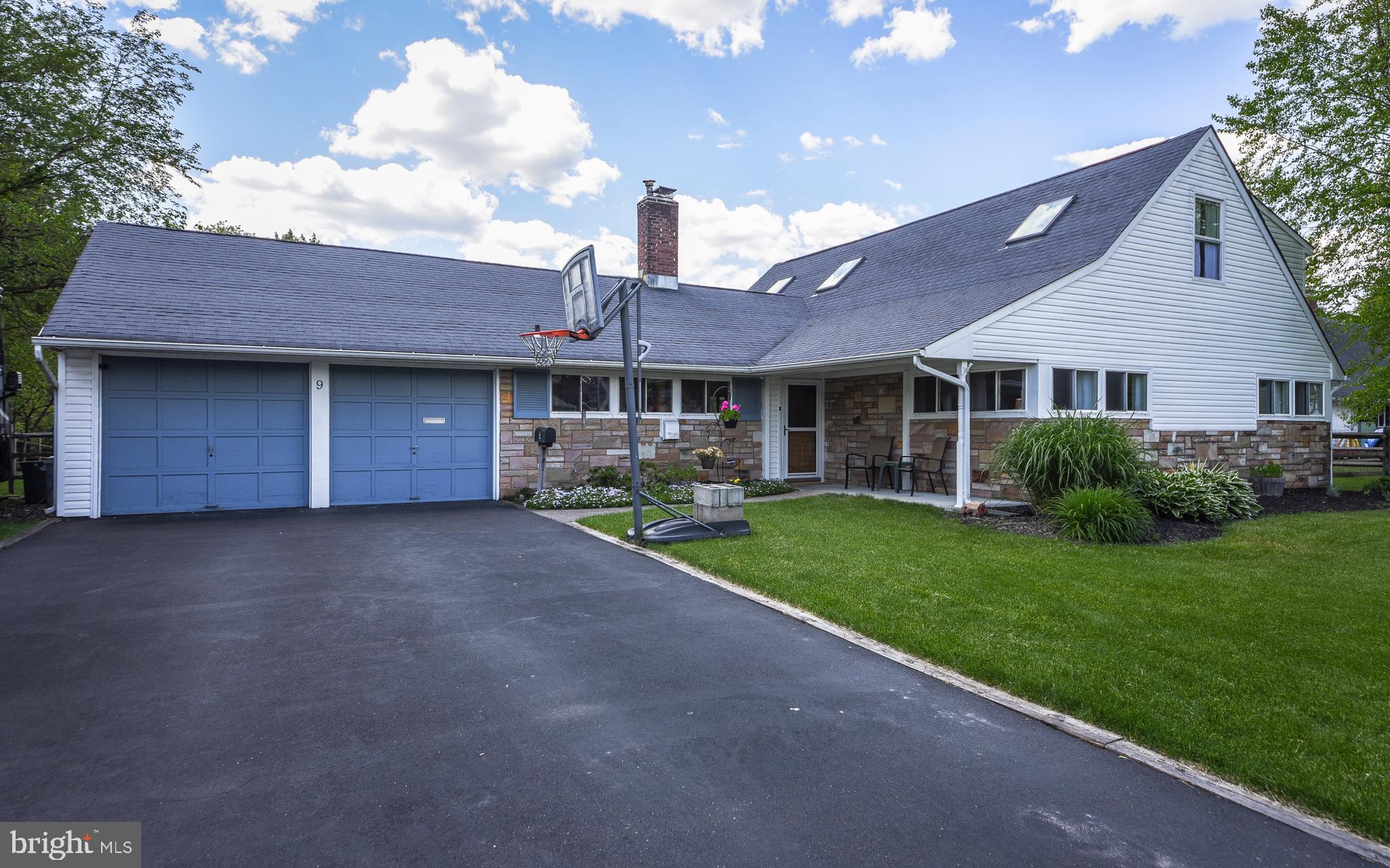 9 Rain Lily Road Levittown, PA 19056 - Photo 3 of 43 Gallery Image 3