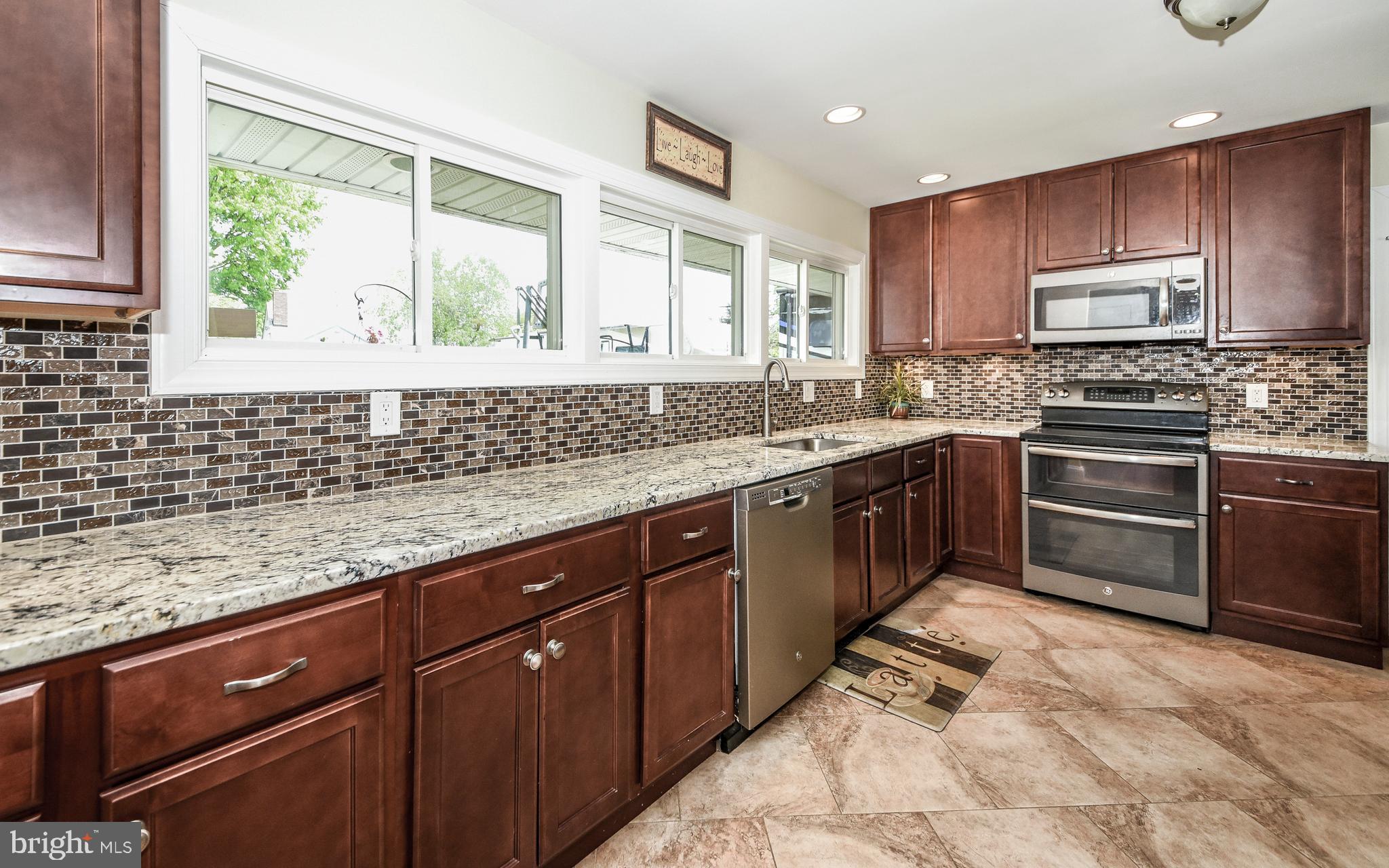 9 Rain Lily Road Levittown, PA 19056 - Photo 8 of 43 Gallery Image 8