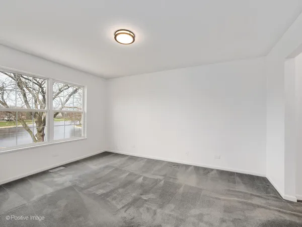 $299,000 | 700 Bent Ridge Lane, Elgin, IL 60120
