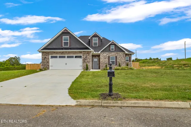 $565,000 | 240 Lakeside Meadows Circle, Madisonville, TN 37354