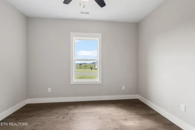 $565,000 | 240 Lakeside Meadows Circle, Madisonville, TN 37354