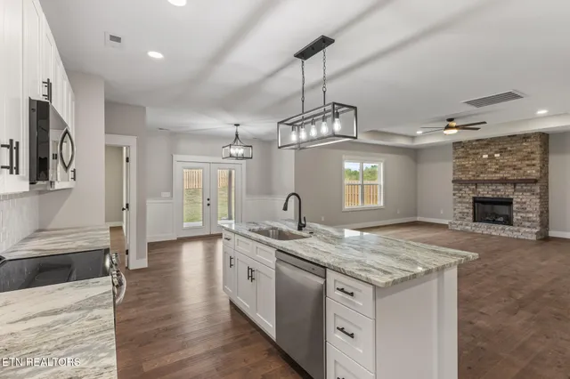 $565,000 | 240 Lakeside Meadows Circle, Madisonville, TN 37354