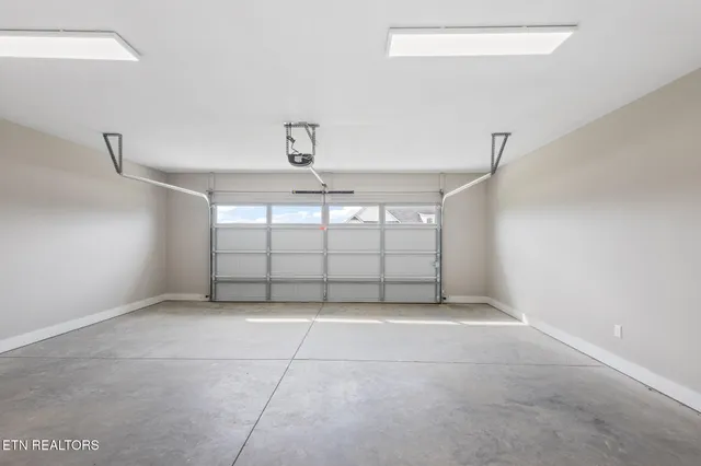 $565,000 | 240 Lakeside Meadows Circle, Madisonville, TN 37354