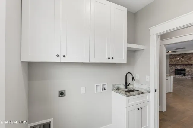 $565,000 | 240 Lakeside Meadows Circle, Madisonville, TN 37354