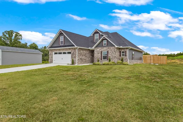 $565,000 | 240 Lakeside Meadows Circle, Madisonville, TN 37354