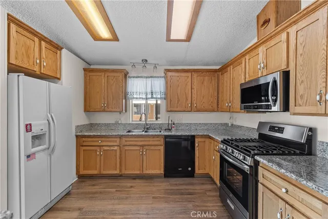 $69,900 | 2230 Lake Park Drive, Unit 127, San Jacinto, CA 92583