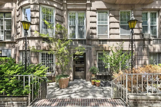 $16,000,000 | 51 West 69th Street | Upper West Side