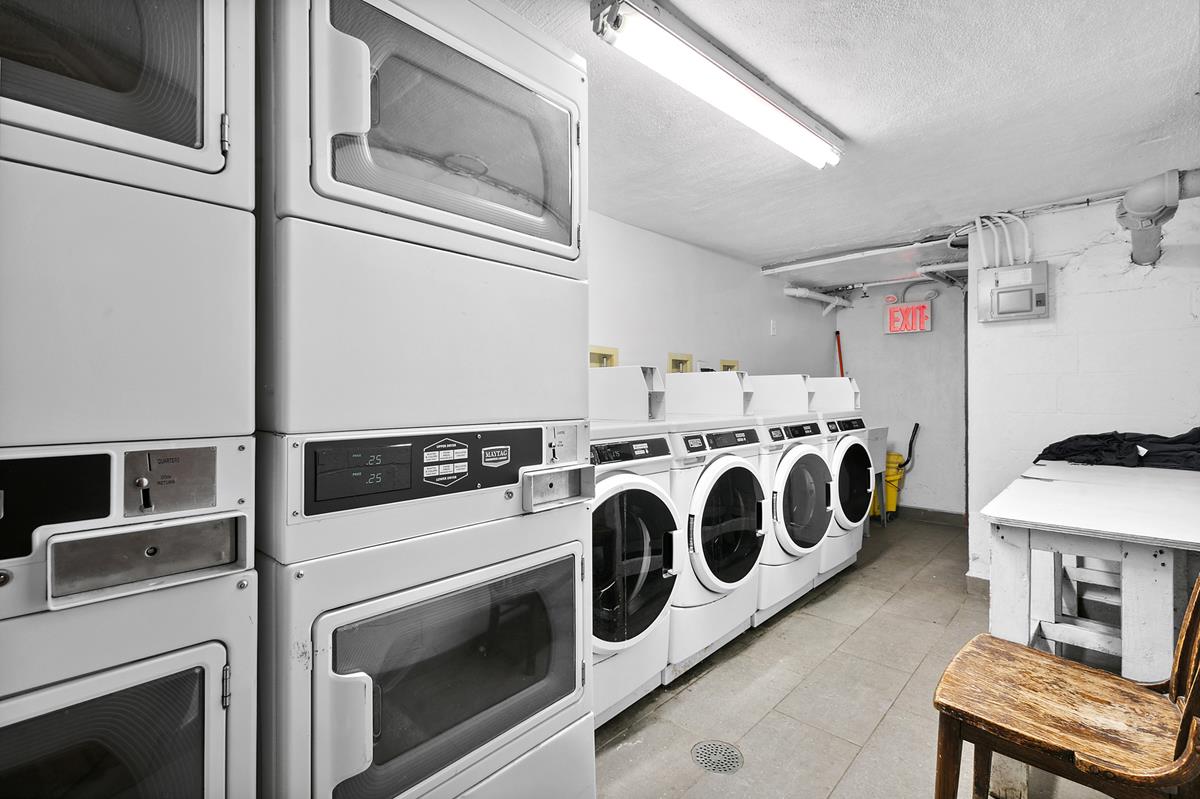 51 West 69th Street Manhattan, NY 10023 - Photo 4 of 9