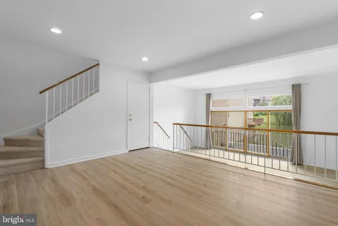 $600,000 | 166 New Mark Esplanade, Rockville, MD 20850