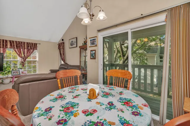 $319,000 | 2750 Shelly Lane, Aurora, IL 60504