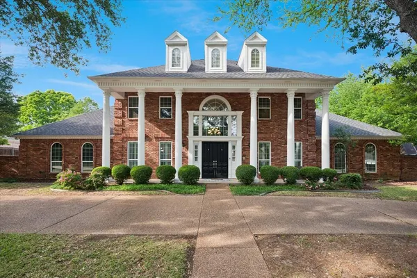 $1,200,000 | 2400 Danbury Drive, Colleyville, TX 76034