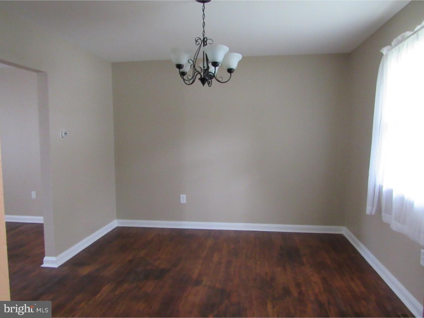 4 Bisbee Road Newark, DE 19711 - Photo 5 of 20 Dining Room