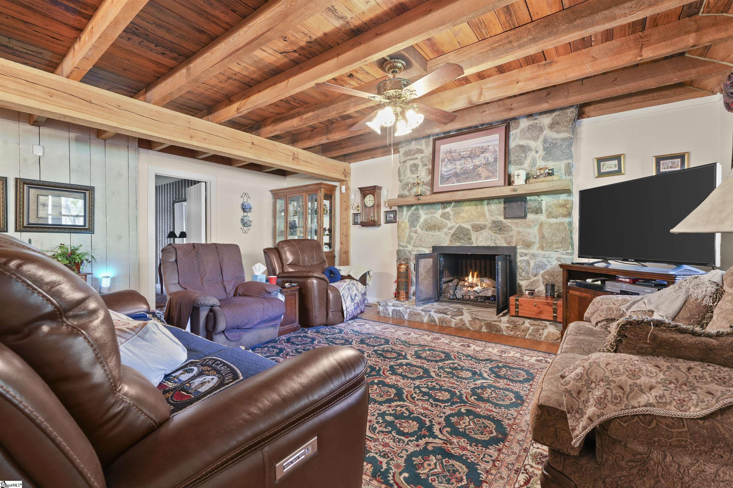 21 Saluda Dam Road Greenville, SC 29611 - Photo 12 of 35