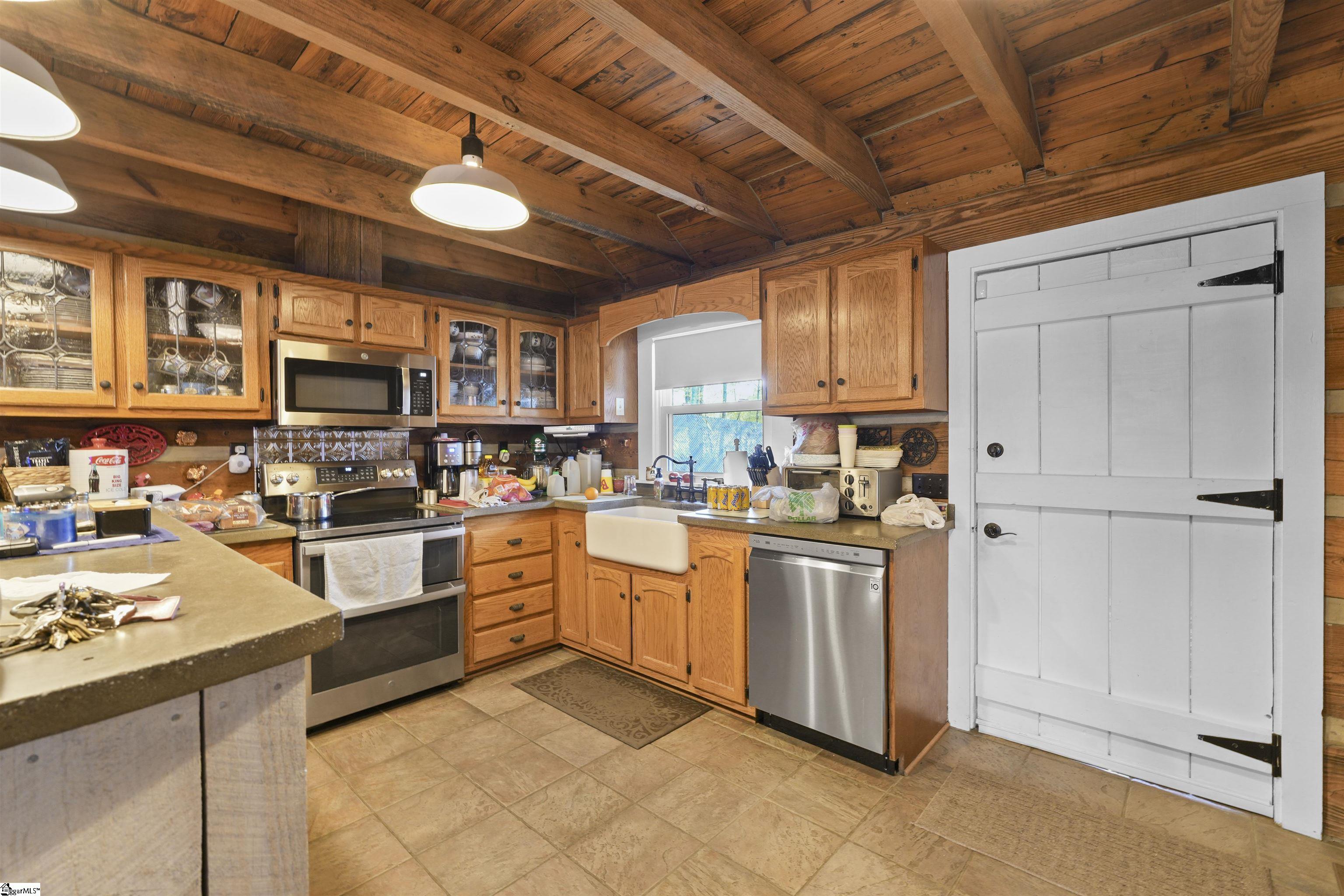 21 Saluda Dam Road Greenville, SC 29611 - Photo 8 of 35